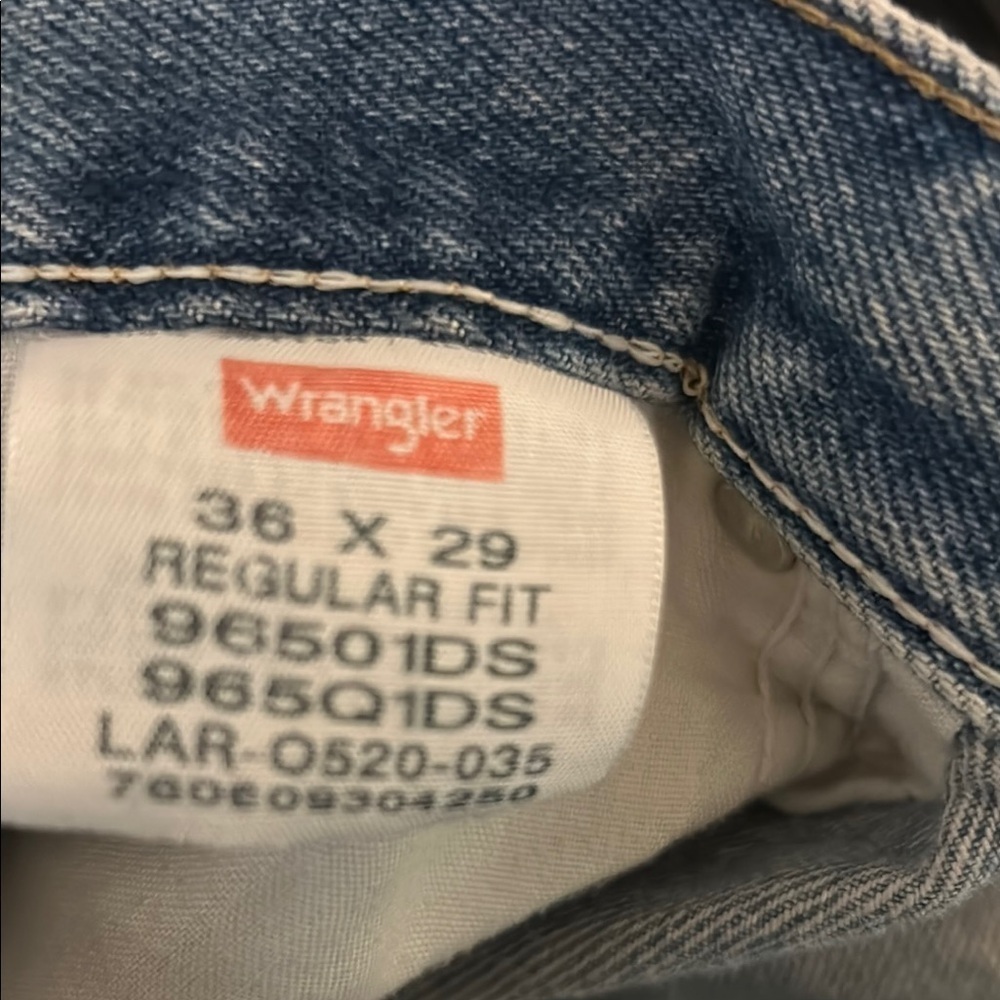 Wrangler Men's Vintage Y2K regular fit Jeans - Picture 7 of 7